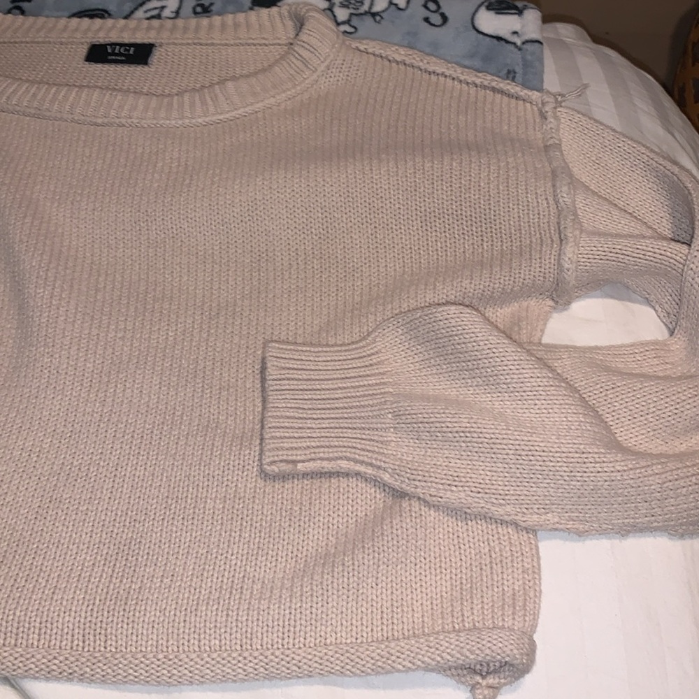Vici Small oversized cropped knitted sweater, inside out seam design long sleeve - Picture 3 of 5